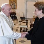 O papa Francisco recebeu Dilma Rousseff, hoje presidente do Banco dos Brics, no Vaticano