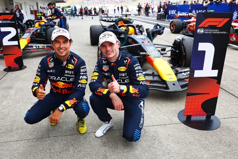 Perez e Verstappen emplacaram mais uma dobradinha para a Red Bull