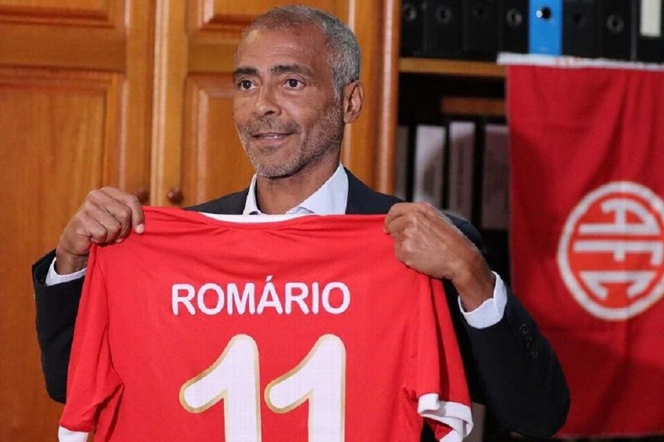 Romário pode voltar a jogar aos 58 anos