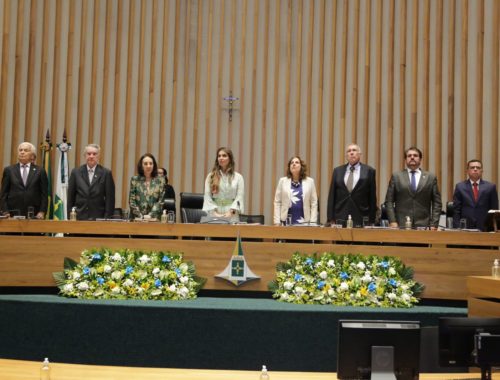 CLDF homenageia pioneiros durante sessão do aniversário de Brasília