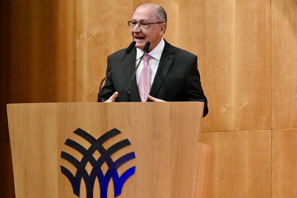 Alckmin declara que relação entre governo e Congresso é harmônica mas “agitada”