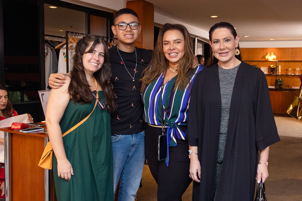 Fernanda Salgado, João Antônio Gomes, Cecília Machado Gomes e Mel Nicolau