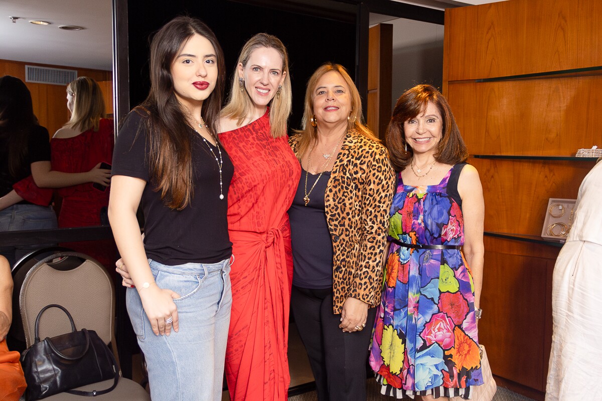 Maria Fernanda Miziara, Aldaceli de Paula, Ana Claudia Miziara e Laís Amaral