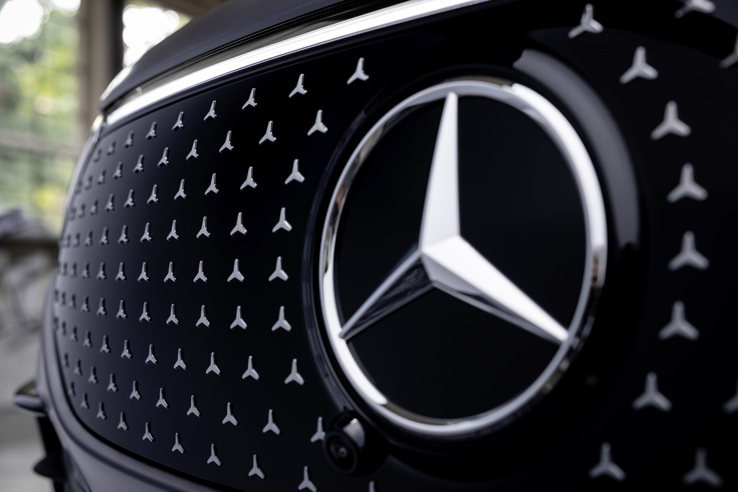 Mercedes anuncia versões 2025 do EQA e do EQB com reduções de até R$80 mil