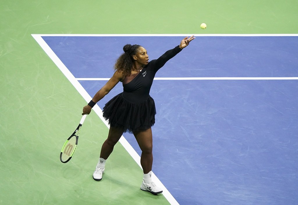 Serena Williams vestindo tutu desenhado por Virgil Abloh