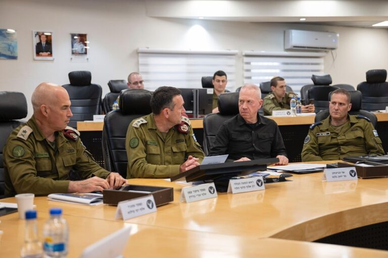 Antes de viajar para os Estados Unidos, Gallant reuniu-se com comandantes militares de Israel