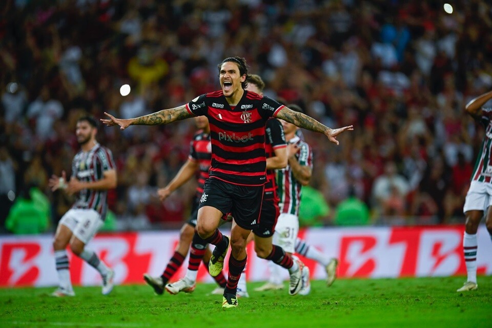 De pênalti, Pedro fez o gol da vitória do Flamengo sobre o Fluminense no Maracanã