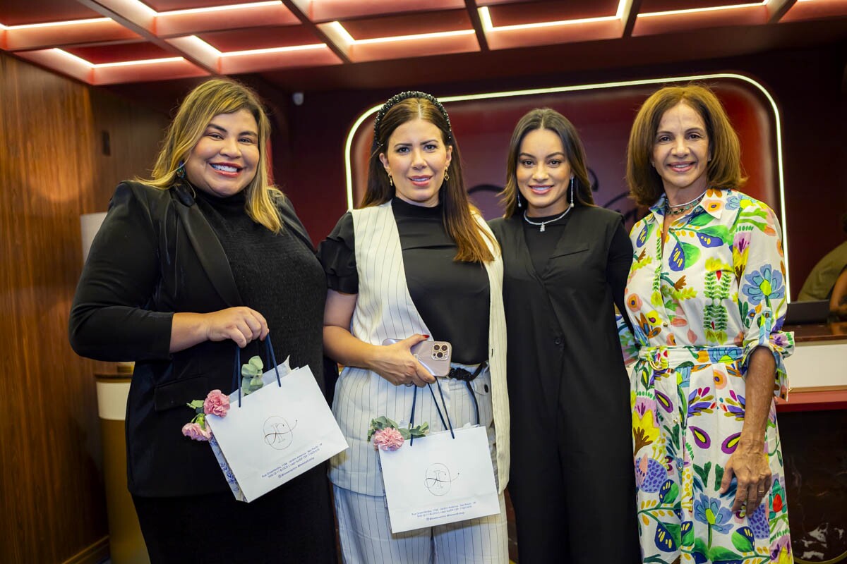 Denise Costa, Tatiana Tavares, Érica Migueli e Paula Santana