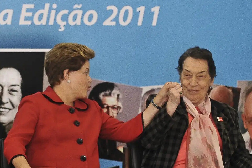 Dilma, amiga de Maria da Conceição, foi uma das autoridades a prestar homenagem à economista | Foto: Antônio Cruz/ ABR