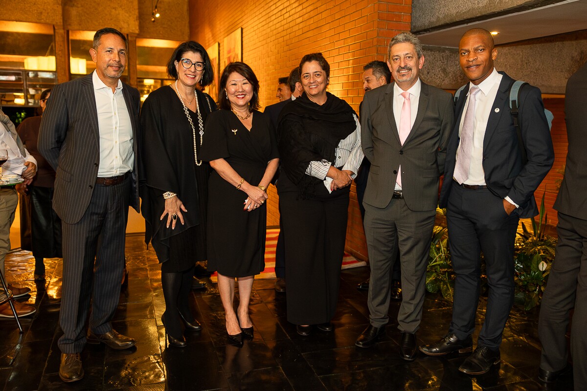 Embaixador do Peru Rómulo Acurio, Beatriz Guimarães, Lilian Schiavo, Maira Rodrigues, Rafael Torres Morales e Jorge Maha