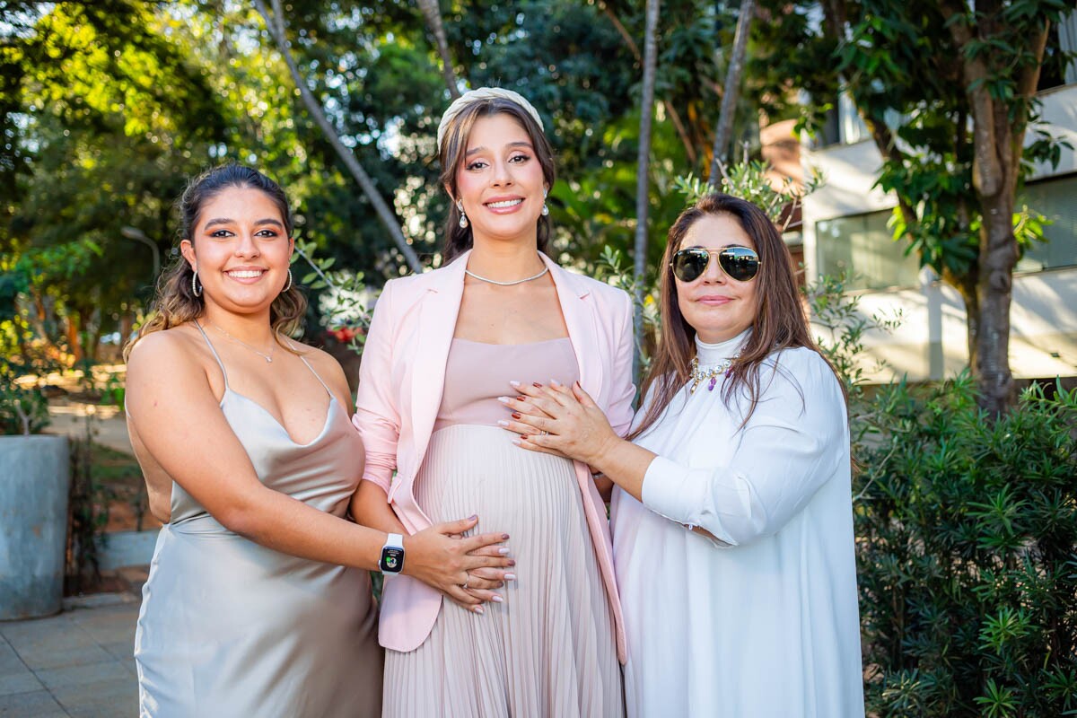 Giulia Levina Mendes, Pri Sanchez e Flávia Mendes