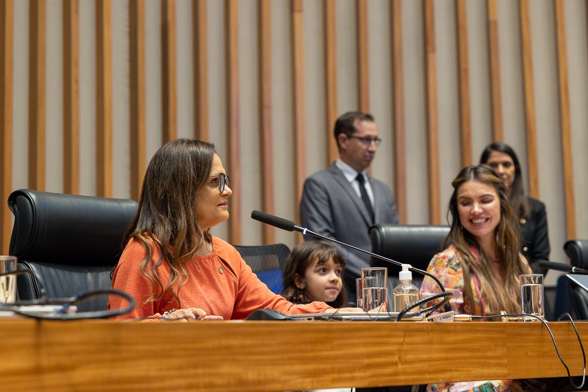 Sessão Solene de Outorga de Título de Cidadã Honorária de Brasília Ana Dubeux (15)