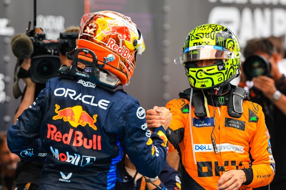 Verstappen cumprimenta Norris logo após a vitória no GP da Espanha