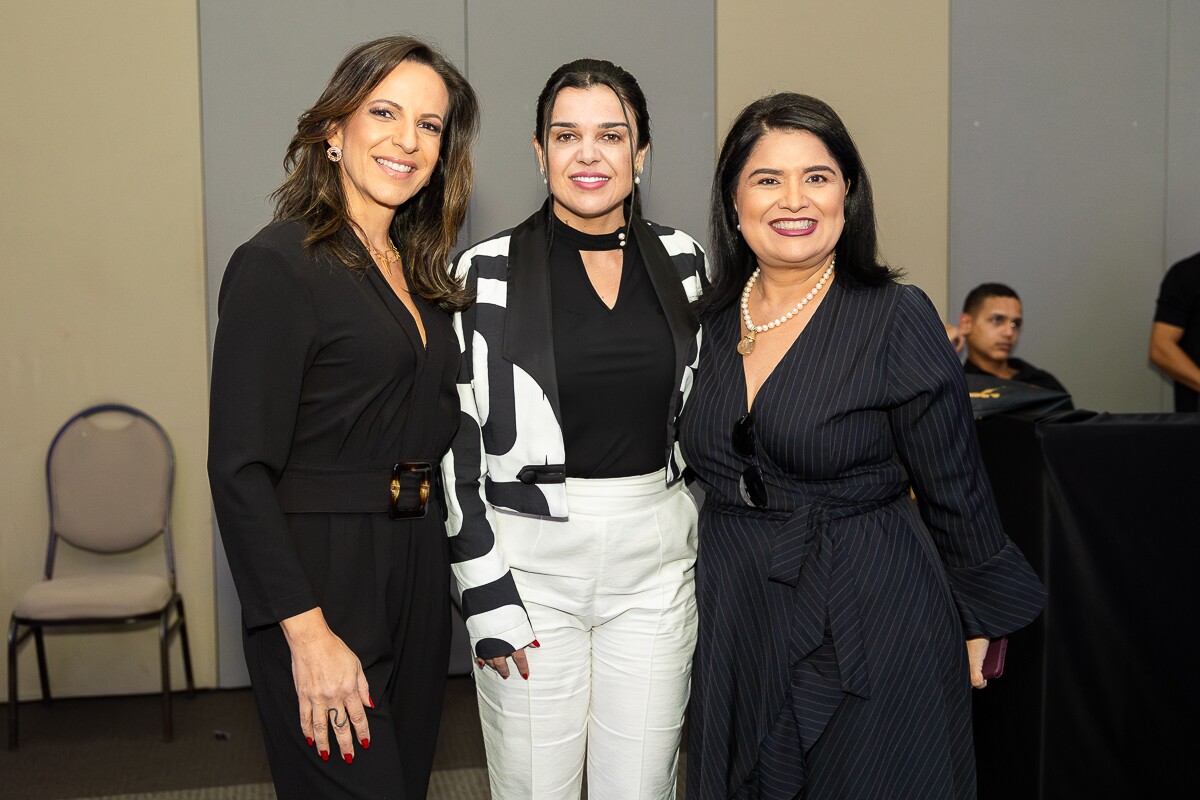 Viviane Costa, Giselle Ferreira (secretária de Estado da Mulher) e Katia Cubel