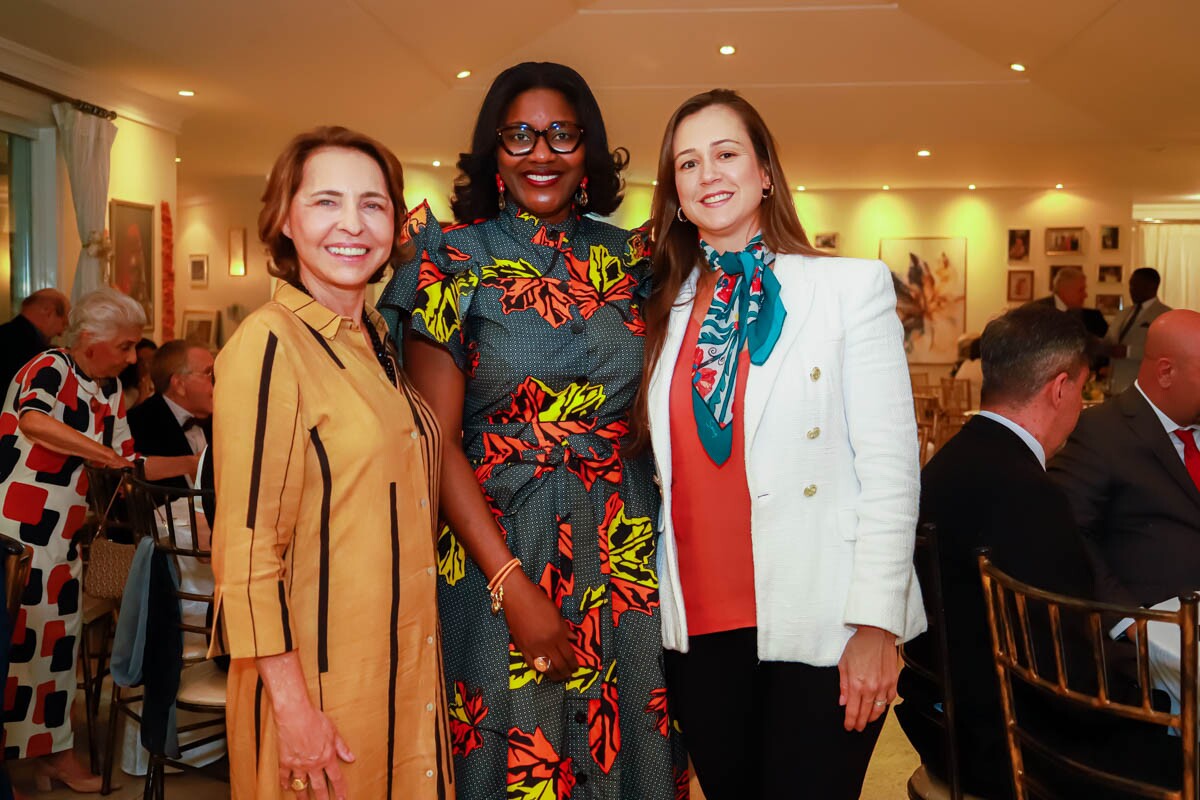 Alba Chacon, Julie-Pascale Moudoute-Bell e Rhaiana Rondon