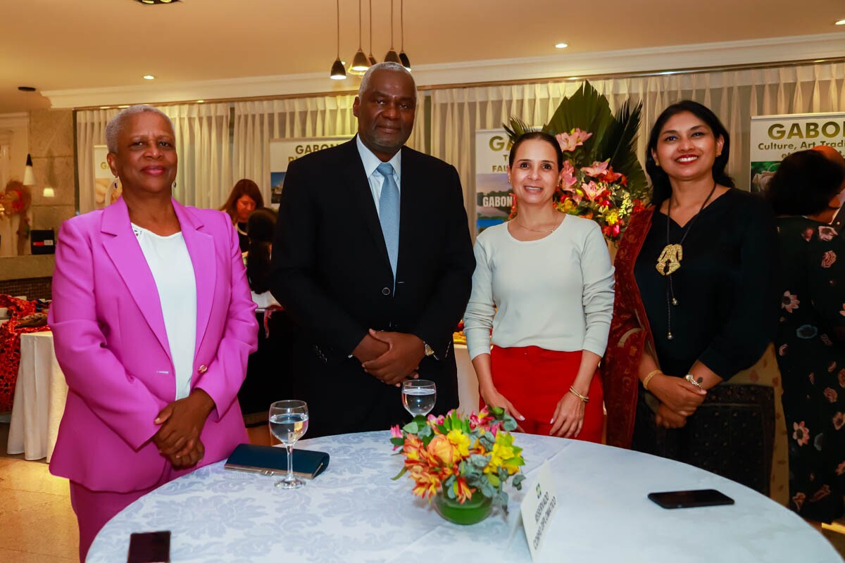 Cheryll Greene, H.E. Gerard P. W. Greene, Rachel Coupaud e Sneha Reddy