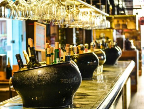 Cresce a onda dos bares de vinhos: BSB ganha três novos locais dedicados à bebida