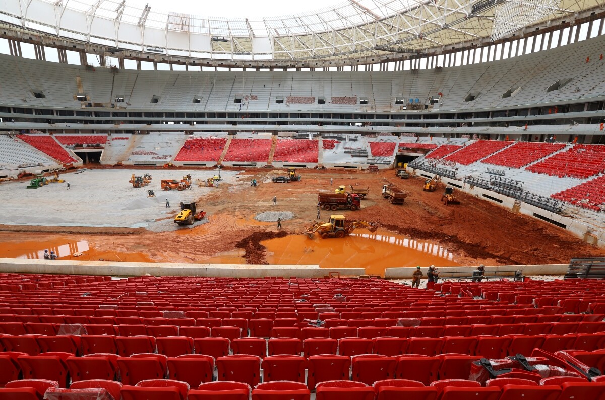 Estádio Mané Garrincha durante a reforma - foto Celso Junior