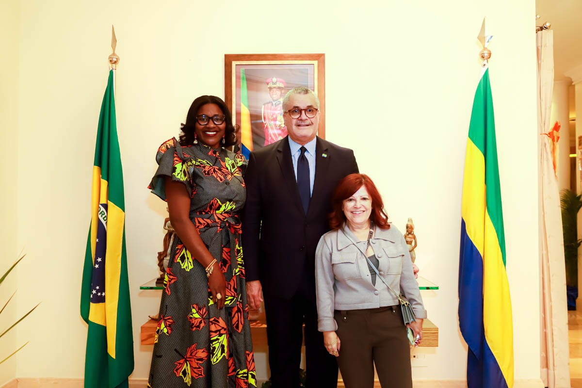 Julie-Pascale Moudoute-Bell, Jacques Michel Moudoute-Bel e Liz Lobo