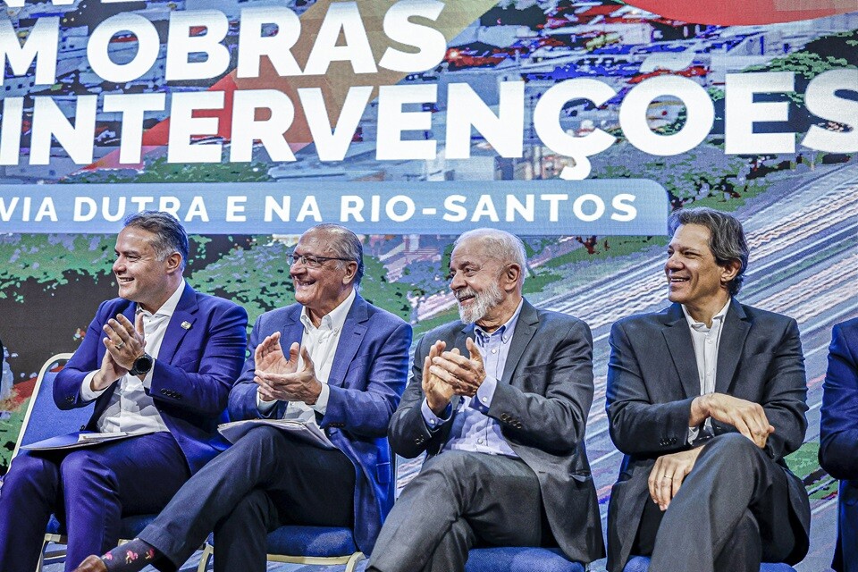 Lula afirma que viajou muito e agora outros países procuram o Brasil para negociar