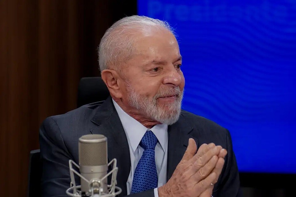 “Não vamos cortar o salário mínimo”, reafirma Lula
