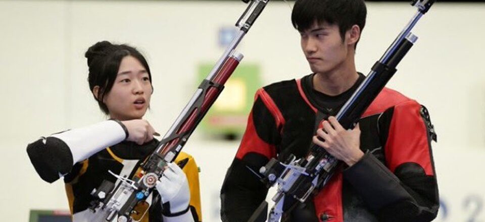 O primeiro ouro foi para a dupla chinesa Lihao Sheng e Yuting Huang