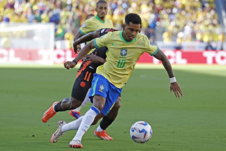 Rodrygo tentou, mas não conseguiu levar a Seleção à vitória contra a Colômbia | Foto: Rafael Ribeiro/ CBF