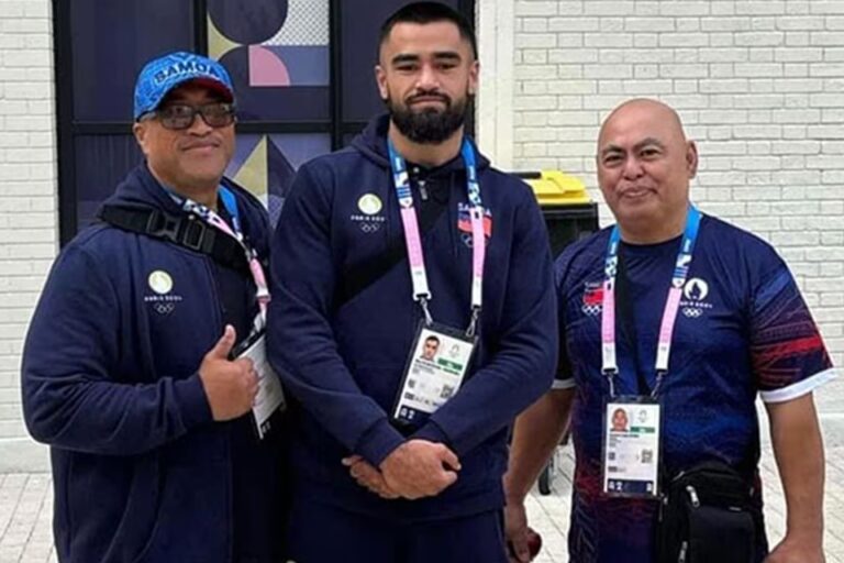 Treinador de boxe de Samoa, Lionel Fatu Elika morreu na Vila Olímpica no dia da cerimônia de abertura dos Jogos Olímpicos