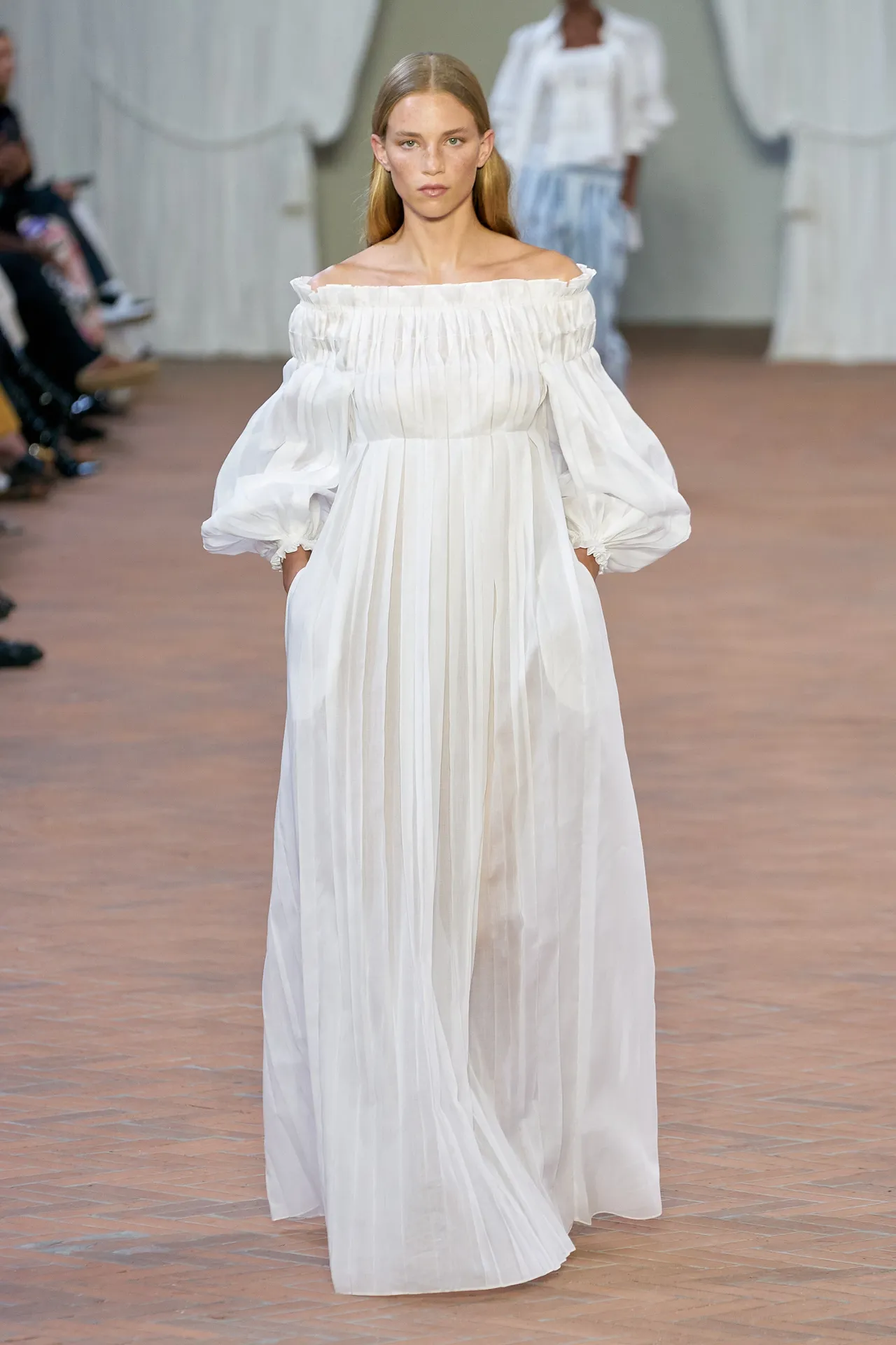 Alberta Ferretti primavera-verão 2024 ready-to-wear