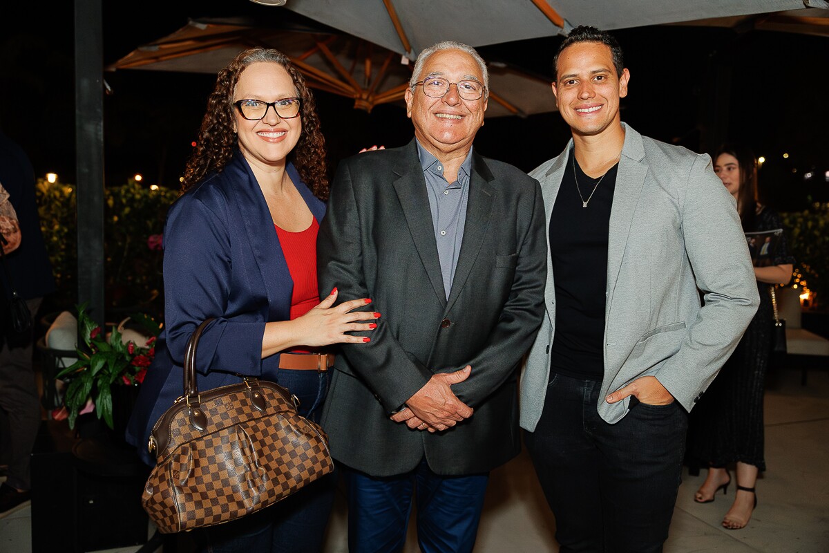 Aline França, Higino França e Renato França - Vanessa