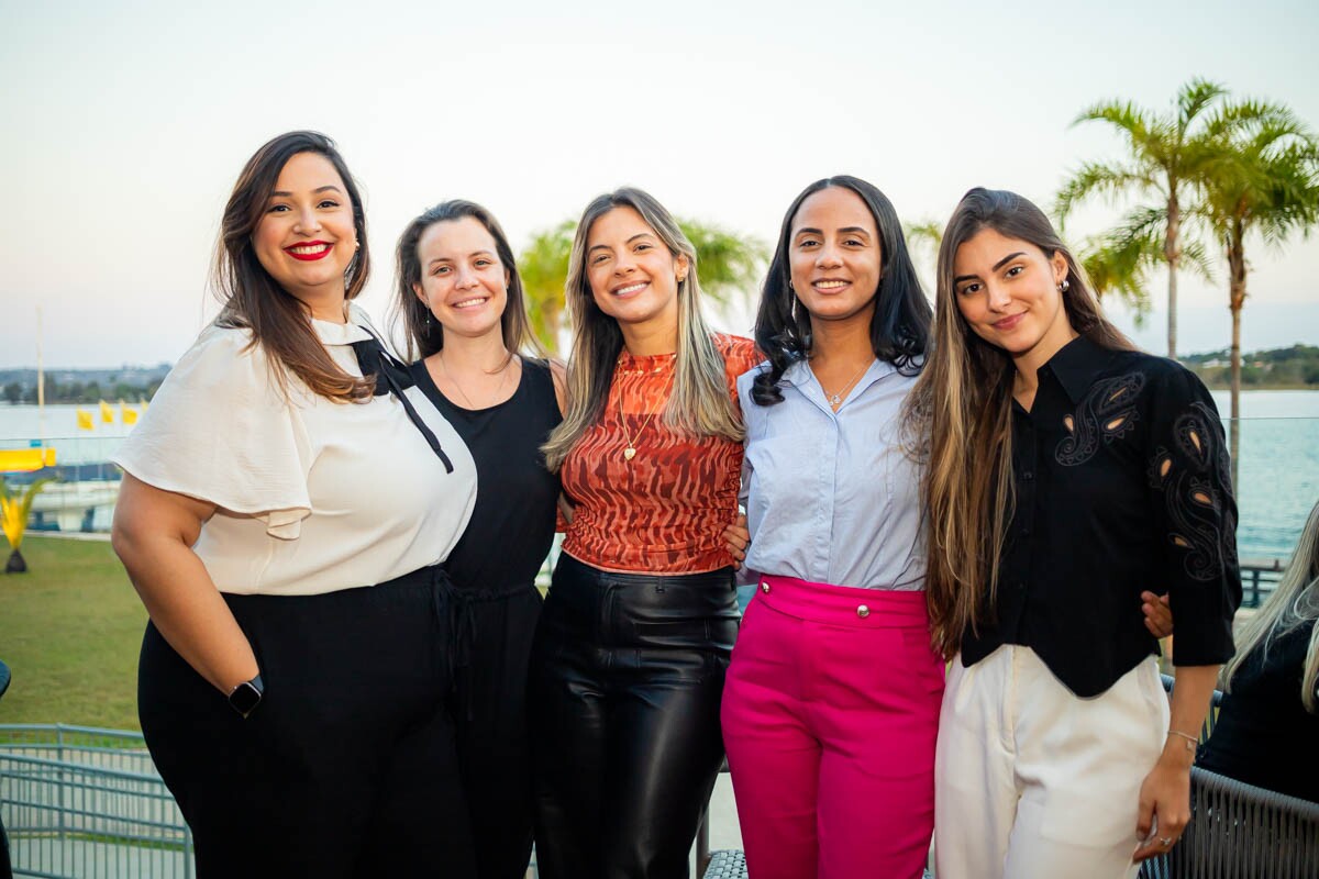 Bianca Bassul, Paula Cureau, Thaina Teles, Jaqueline de Castro e Maria Esuarda Siqueira