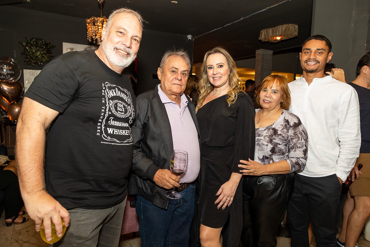 Daniel Pinardon, Jandui Medeiros, Tati Pinardon, Glória Medeiros e Diogo Medeiros