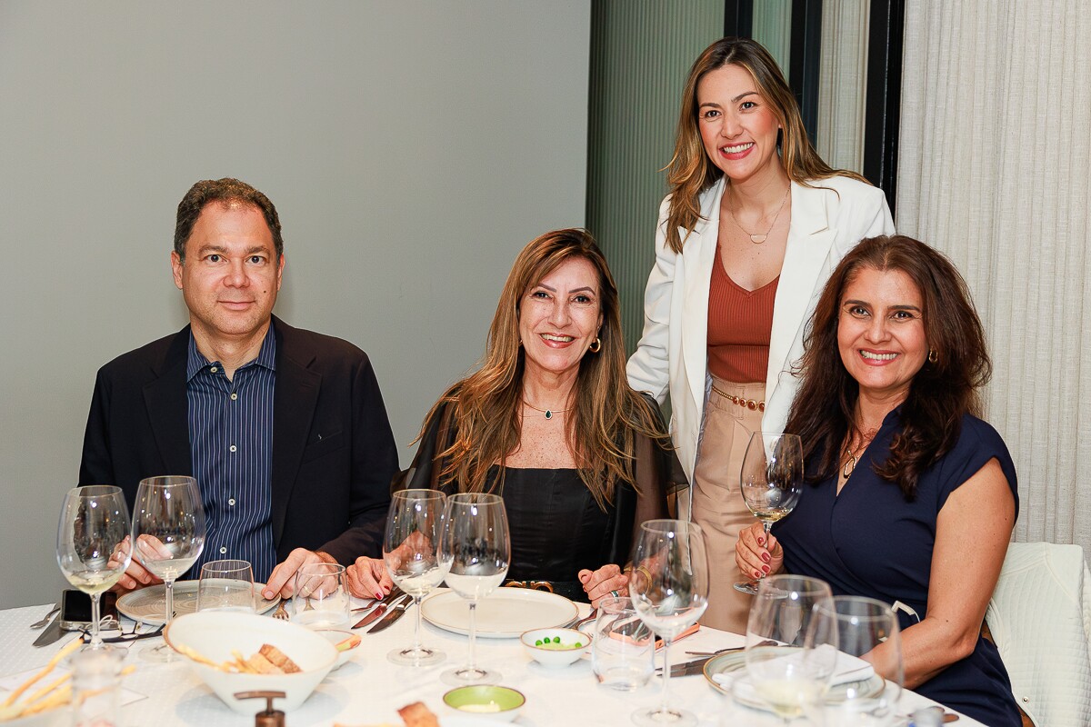 Edval Caiado, Moema Caiado, Joy Oliveira e Cris Jardim