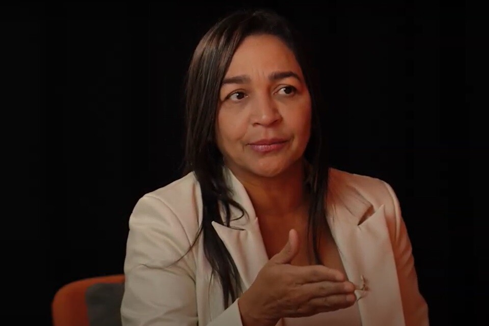 Eliziane Gama aponta o ex-presidente Jair Bolsonaro como um dos responsáveis pelo 8 de Janeiro