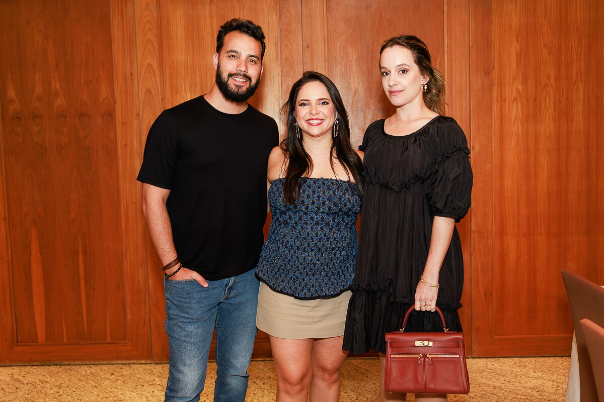 Gustavo Carneiro, Marcella Oliveira e Laila Goulart