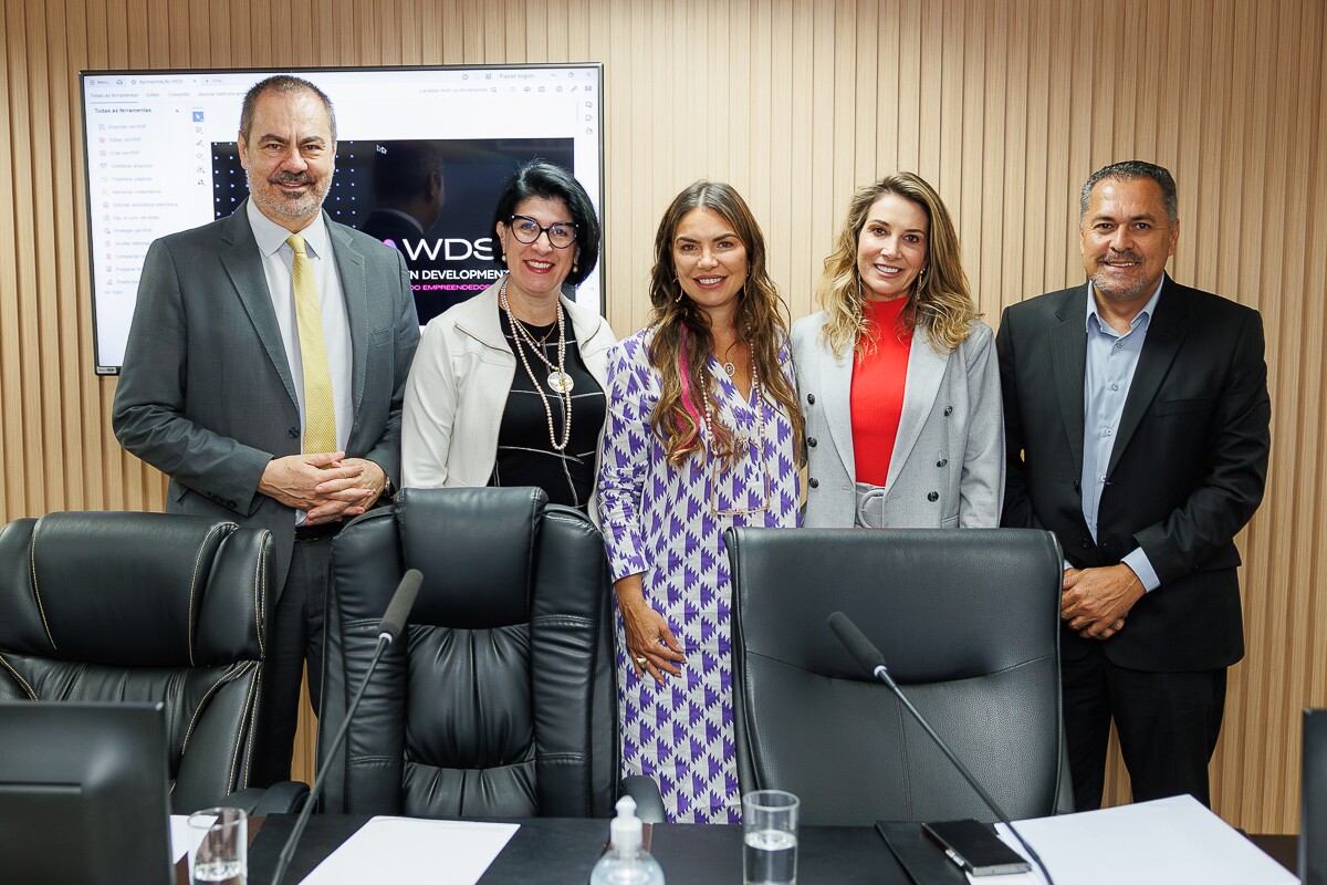 José Aparecido Freire, Beatriz Guimarães, Paula Belmonte, Caetana Franarin e Hélio Queiroz