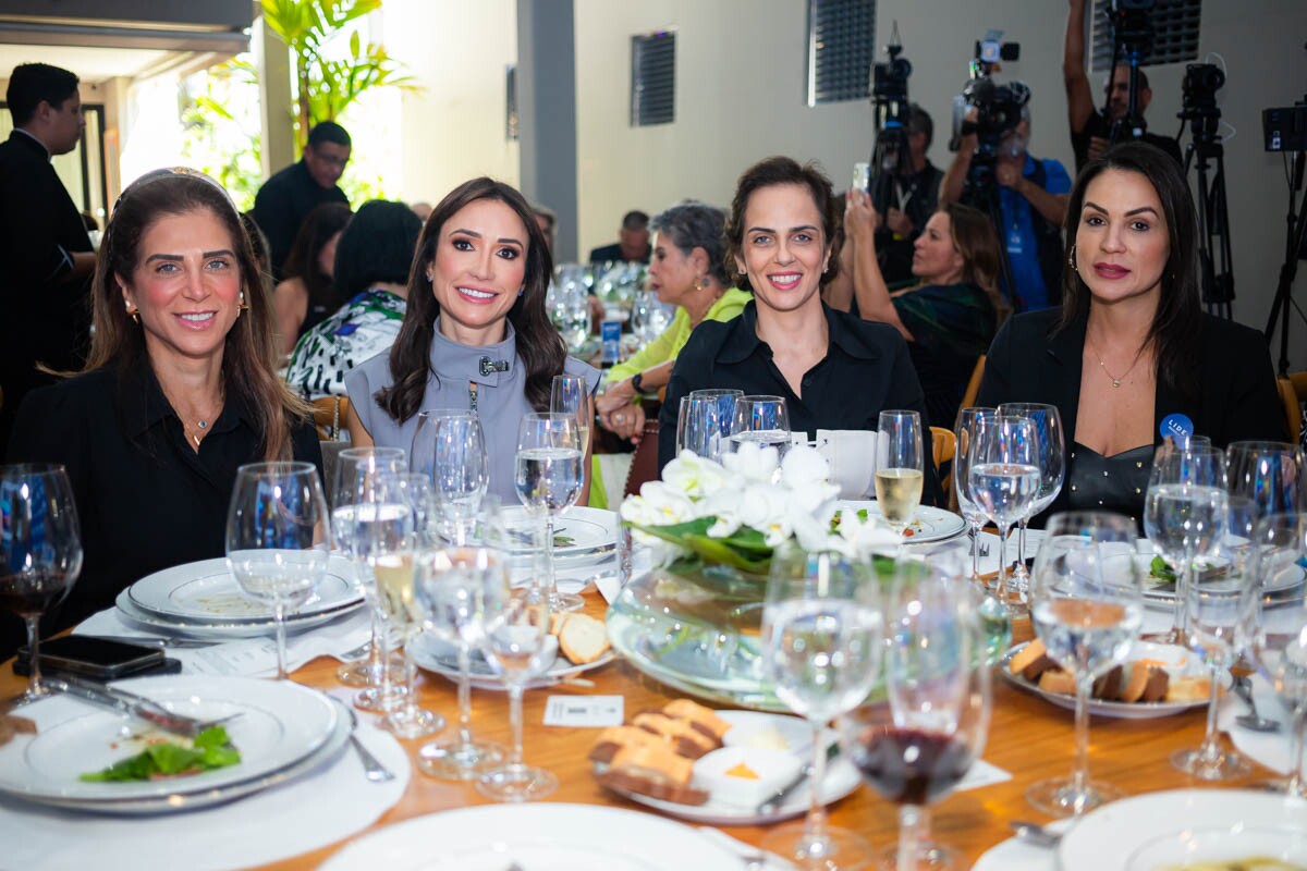 Juliana Sabino, Carol Mendes, Fernanda Sabino e Tainah Mello