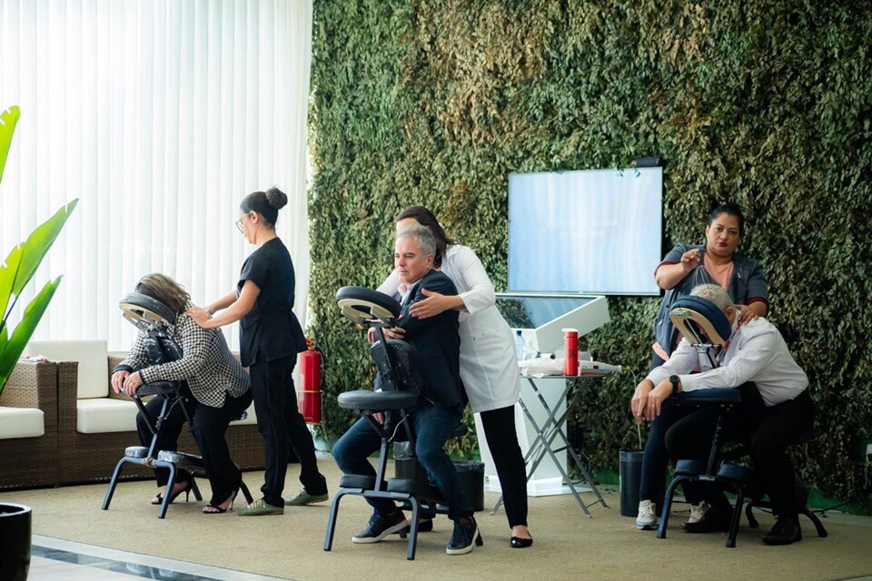 Massagens, palestras e um café da manhã especial marcaram o dia na Central de Vendas da Asa Norte