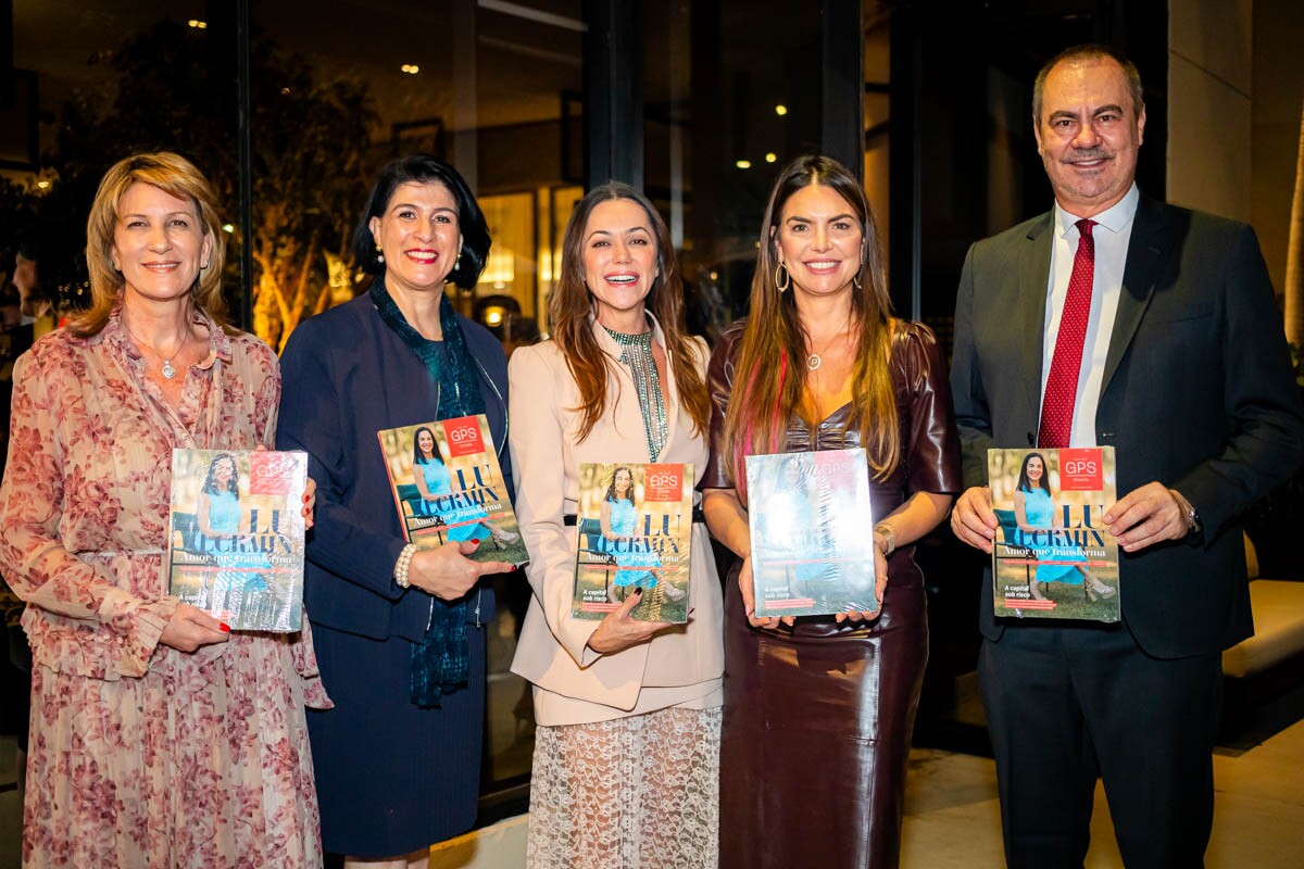 Monica Monteiro, Bia Guimarães, Juliana Paz, Paula Belmonte e José Aparecido | Foto: Rayra Paiva