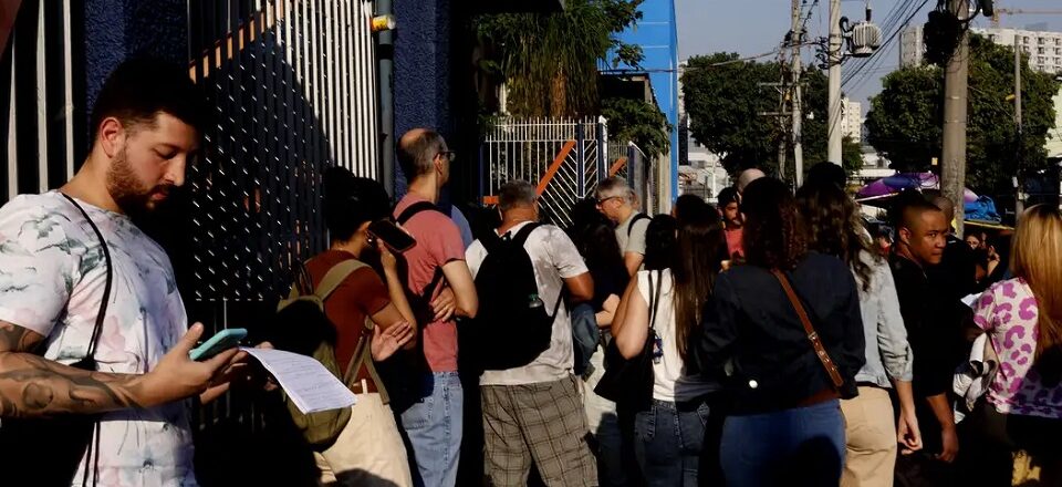 Movimento nos locais de prova é intenso desde às 7 horas da manhã | Foto: Tânia Rego/ Agência Brasil