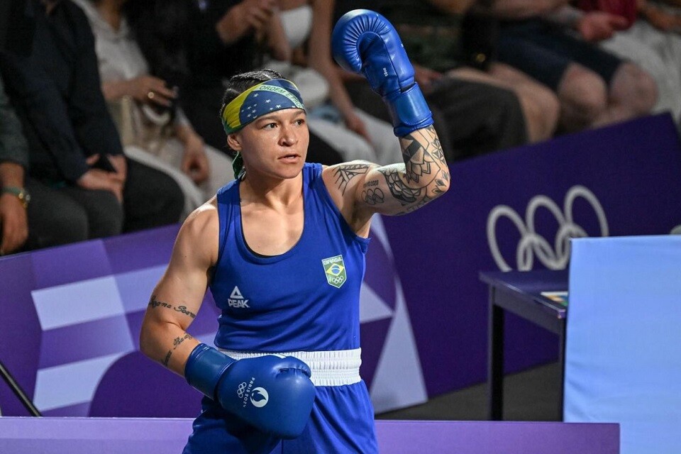 Bia Ferreira conquista o bronze no peso-leve do boxe feminino