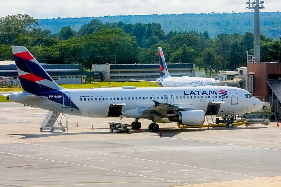 O Aeroporto de Brasília possui a maior capacidade de pista do Brasil, podendo operar um voo a cada 54 segundos | Foto: Paulo H. Carvalho/Agência Brasília