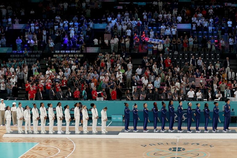 O time feminino de basquete garantiu um dos ouros que levaram ao empate no quadro de medalhas