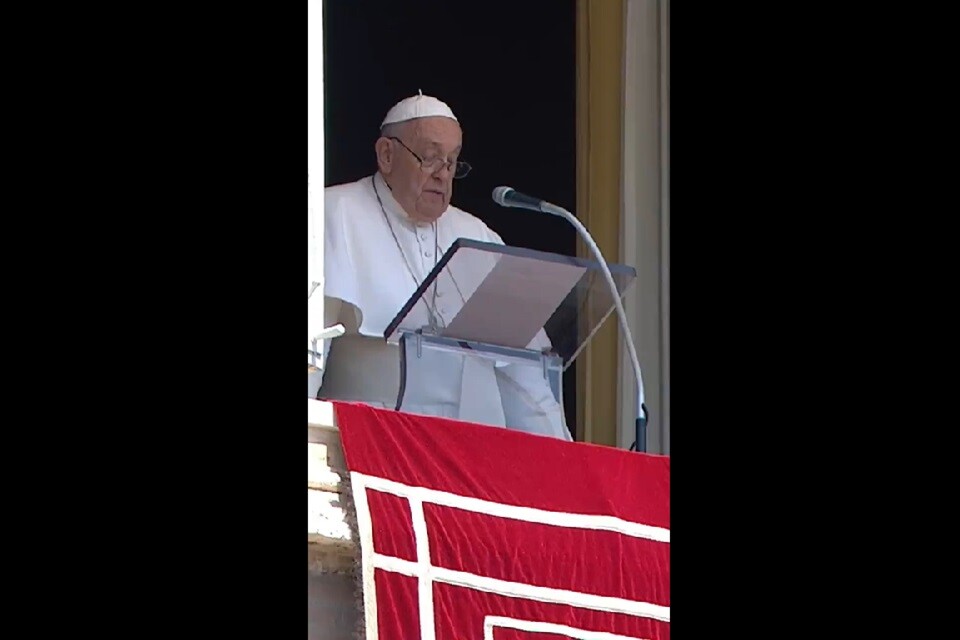 O papa Francisco, no momento da oração pelas vítimas do desastre aéreo