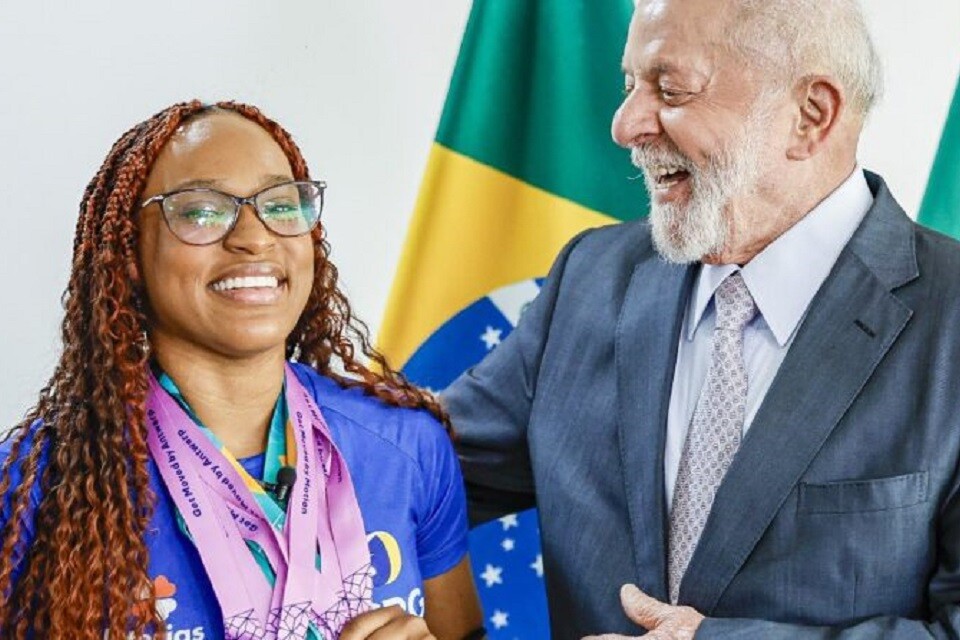 Presidente Lula parabenizou Rebeca Andrade pelo recorde de medalhas: “que orgulho para o esporte brasileiro” | Fotos: Ricardo Stuckert/ PR