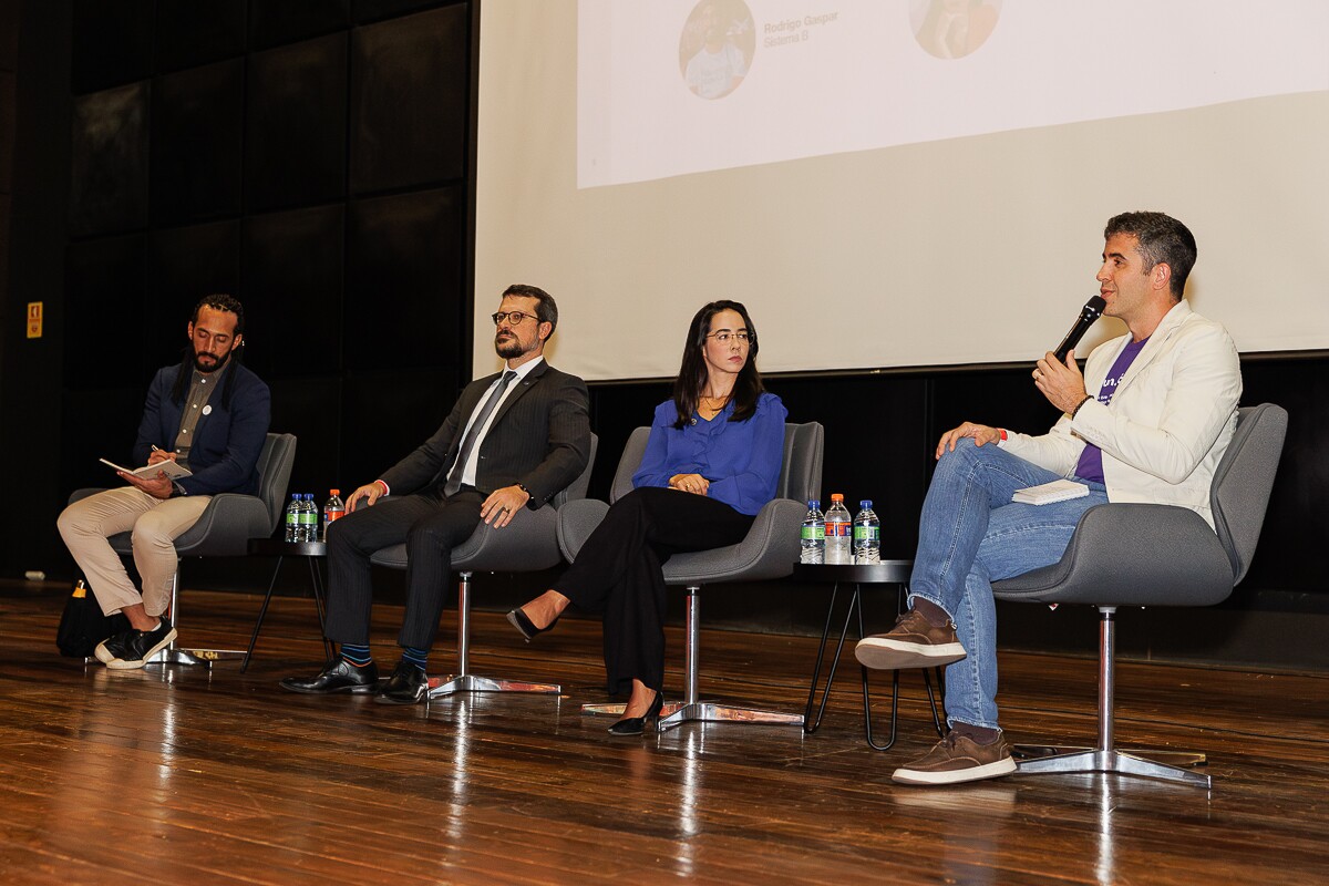 Rodrigo Gaspar, Lucas Maciel, Ana Heloísa Moreno e Gabriel Cardoso