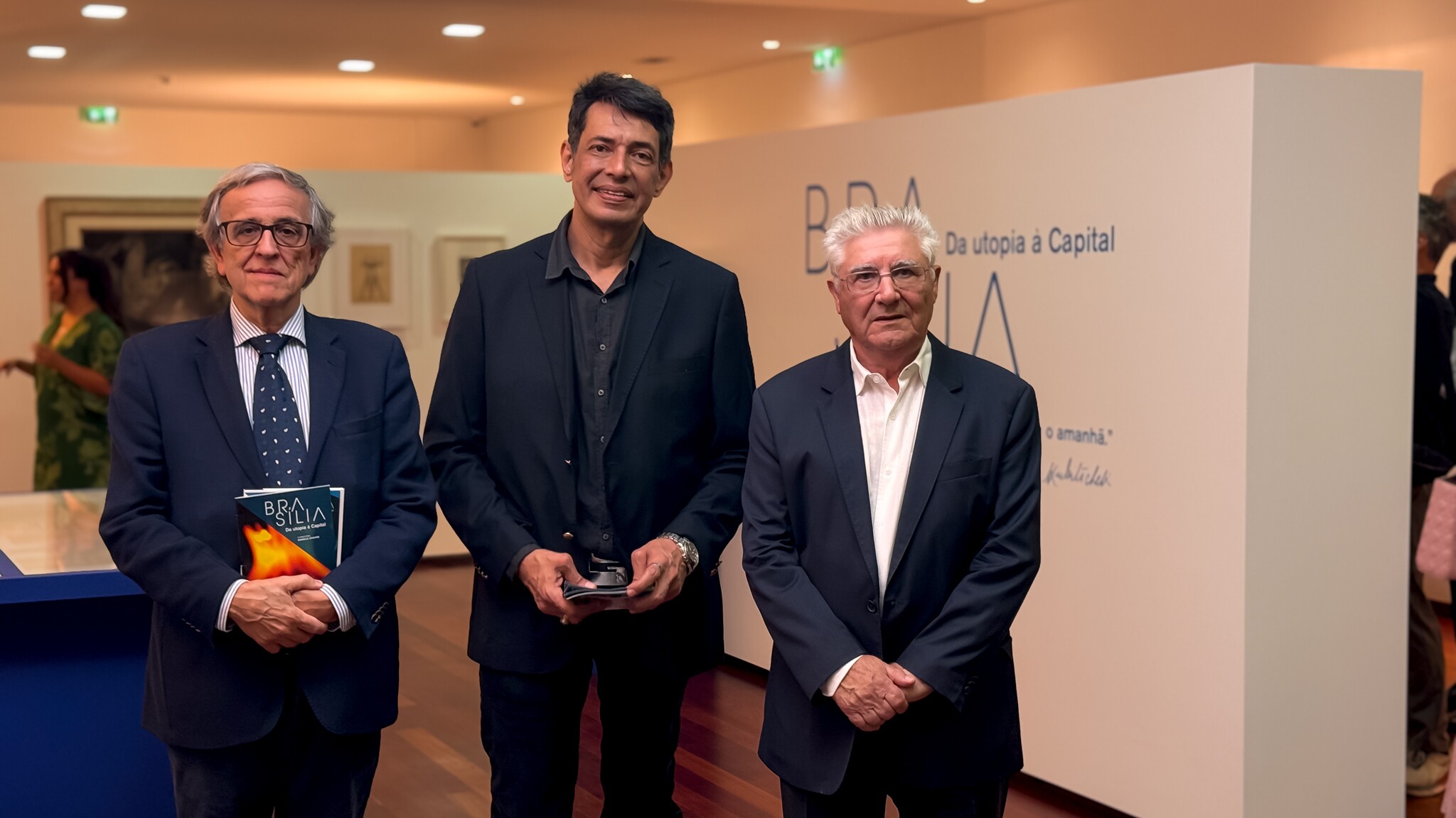 Sebastião Feyo, pres. da Assembleia Municipal do Porto, Claudio Pereira e Zeferino Ferreira da Costa, pres. do Instituto Pernambuco Porto