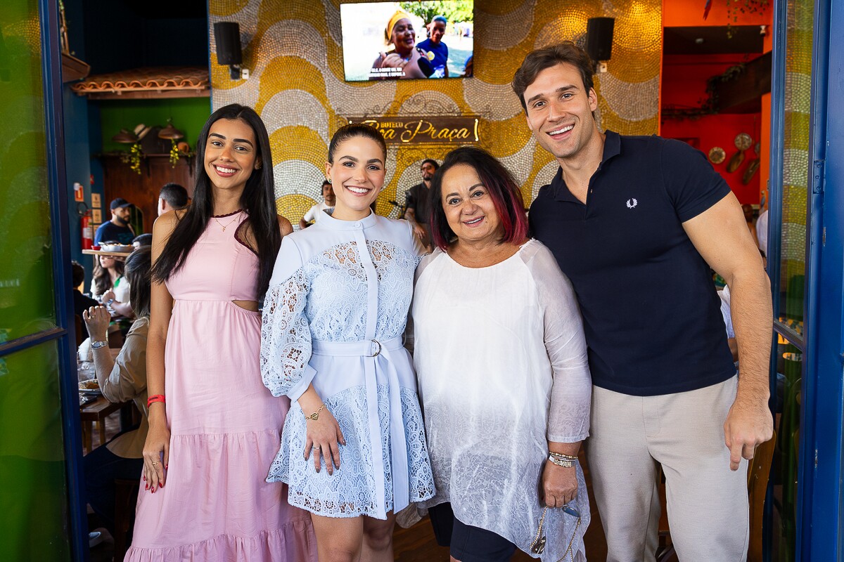 Shara Chamorro, Amanda Sedlmayer, Vandira Peixoto e Henrique Consone