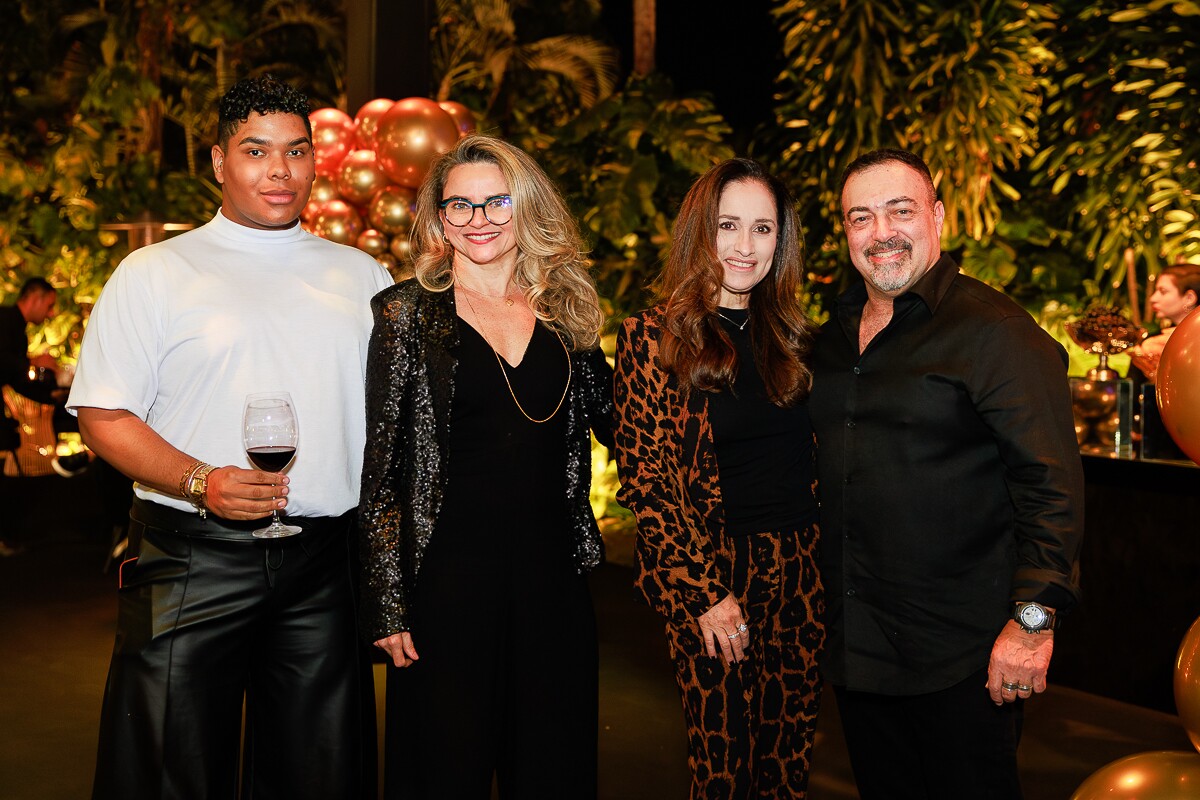 Victtor Nery, Cleide Viana, Cristina Nascimento e Álvaro Queiroz