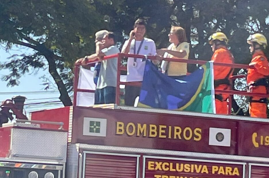 Caio Bonfim é recebido com festa em Brasília